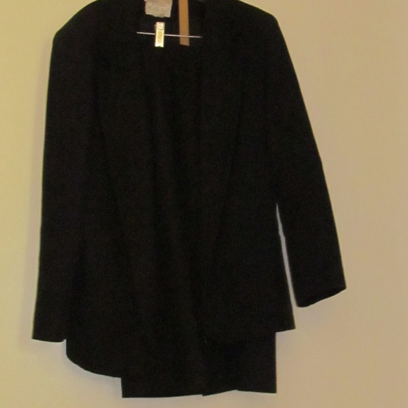 Black dress Suit - Picture 1 of 2